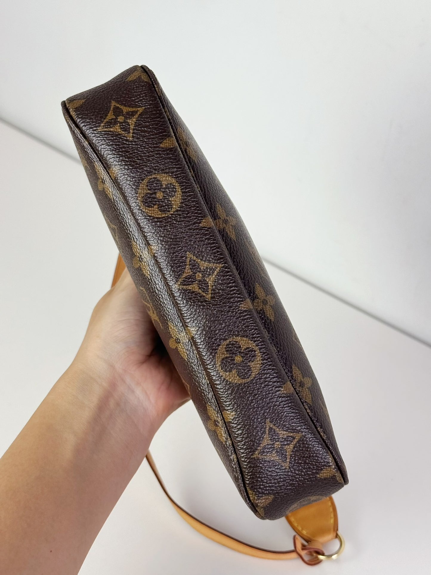 Louis Vuitton Vintage Pochette Accessoires Shoulder Crossbody Bag