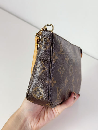 Louis Vuitton Vintage Pochette Accessoires Shoulder Crossbody Bag