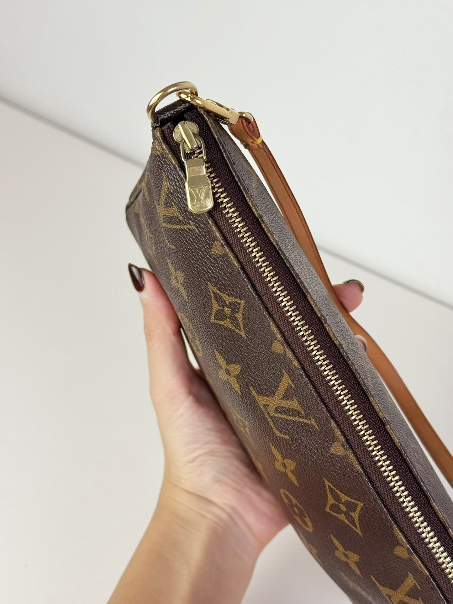 Louis Vuitton Vintage Pochette Accessoires Shoulder Crossbody Bag