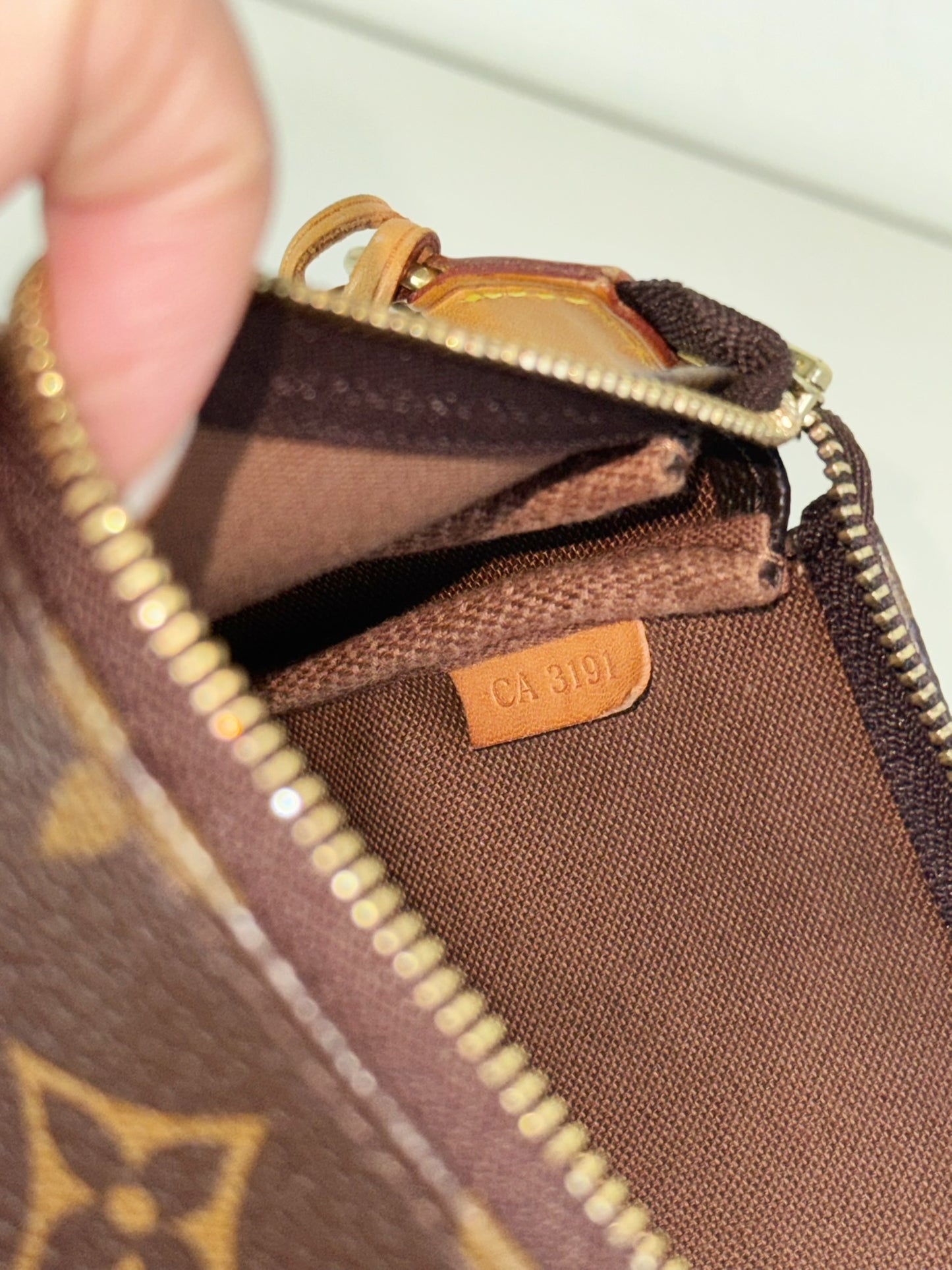 Louis Vuitton Vintage Pochette Accessoires Shoulder Crossbody Bag