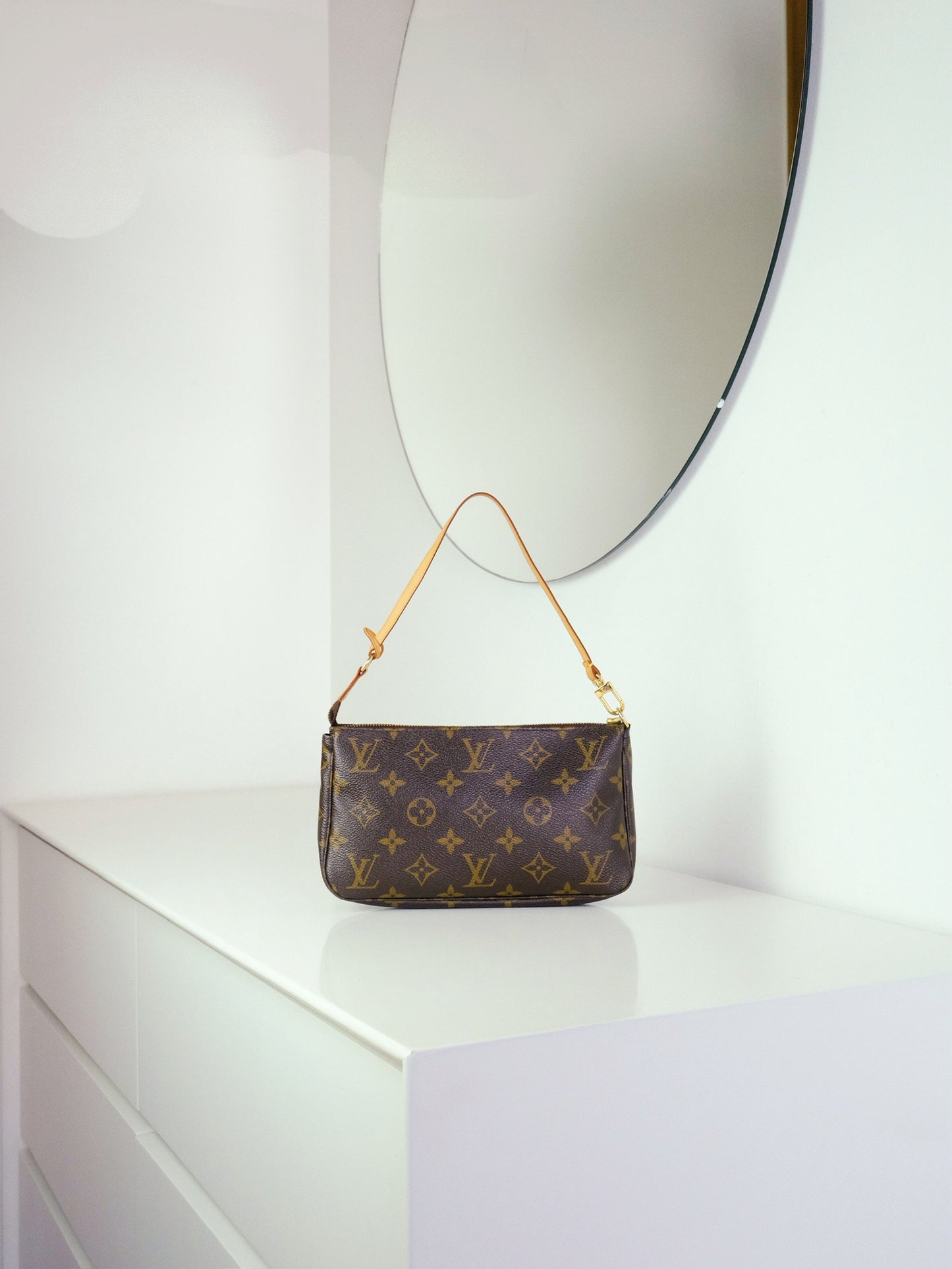 Louis Vuitton Vintage Pochette Accessoires Shoulder Crossbody Bag