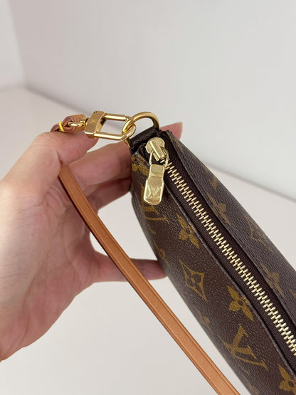 Louis Vuitton Vintage Pochette Accessoires Shoulder Crossbody Bag