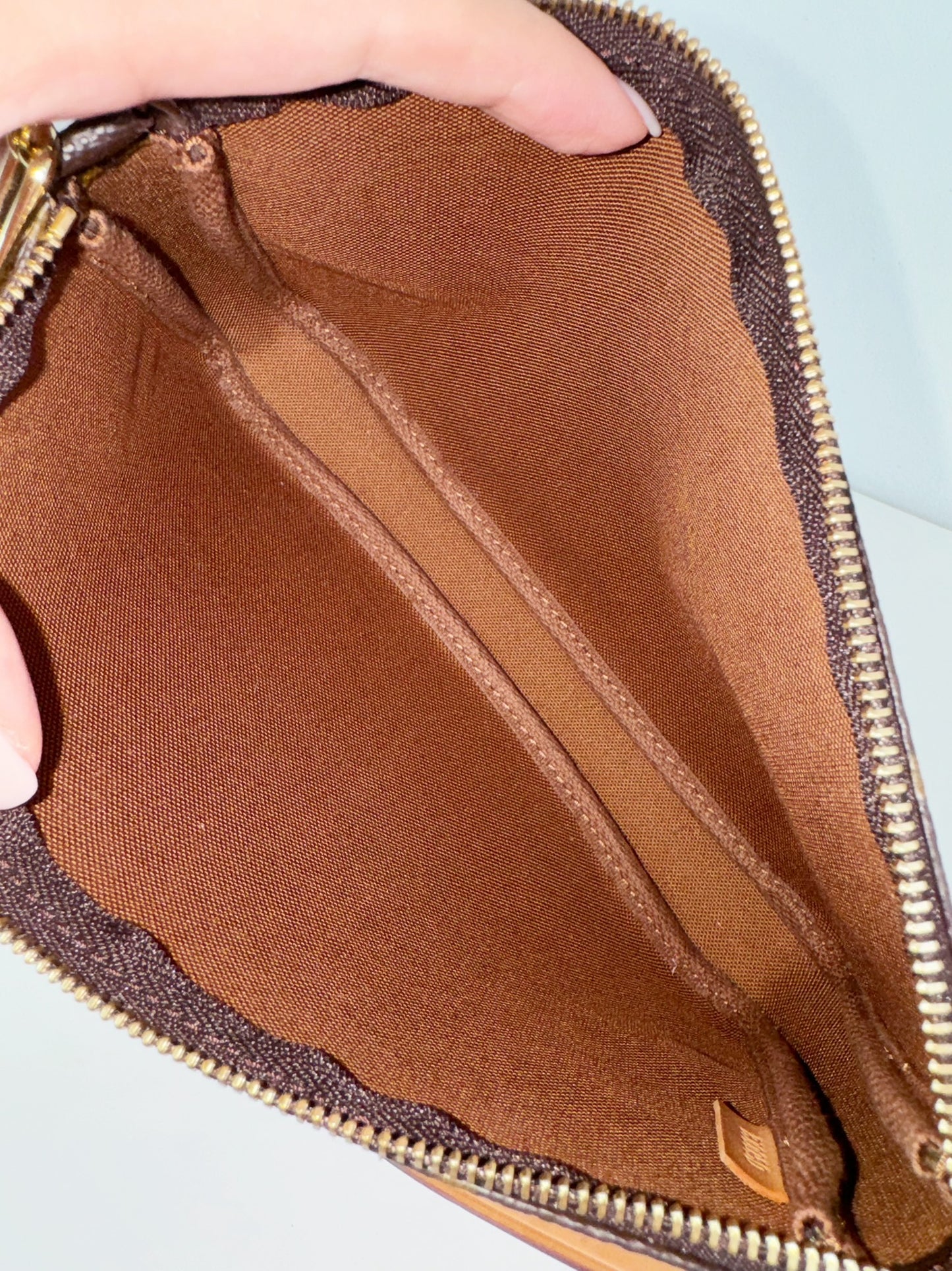 Louis Vuitton Vintage Pochette Accessoires Shoulder Crossbody Bag