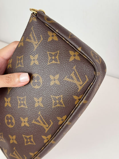 Louis Vuitton Vintage Pochette Accessoires Shoulder Crossbody Bag