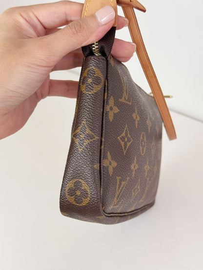 Louis Vuitton Vintage Pochette Accessoires Shoulder Crossbody Bag