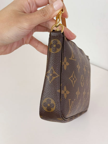 Louis Vuitton Vintage Pochette Accessoires Shoulder Crossbody Bag