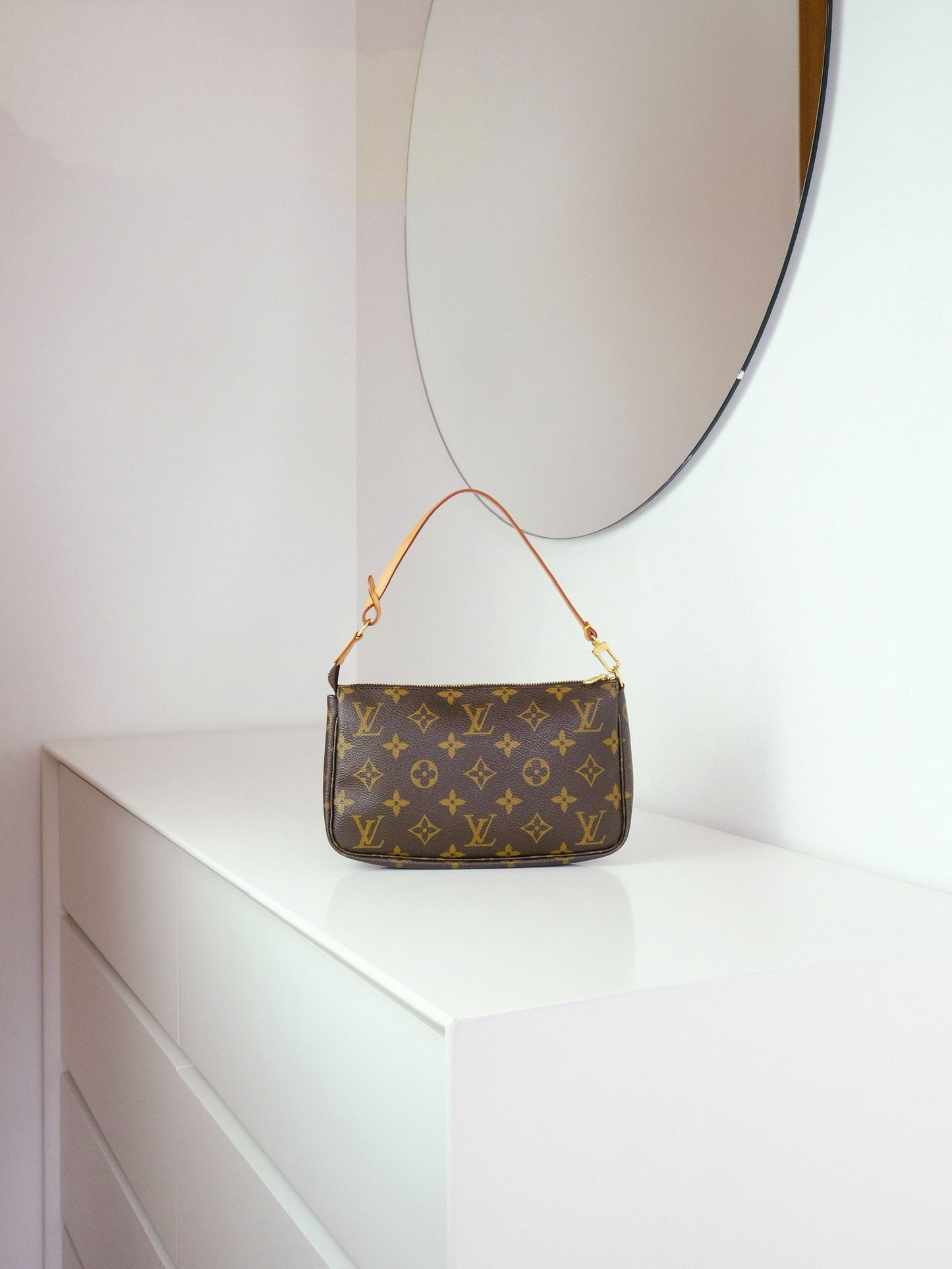 Louis Vuitton Vintage Pochette Accessoires Shoulder Crossbody Bag