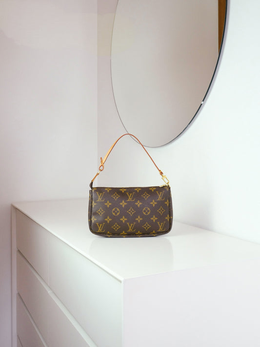 Louis Vuitton Vintage Pochette Accessoires Shoulder Crossbody Bag