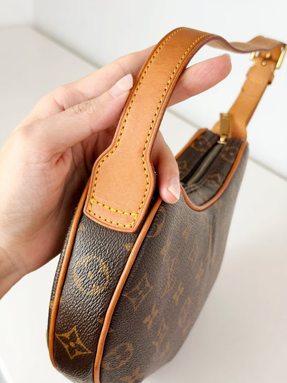 Louis Vuitton Vintage Croissant PM Shoulder Bag