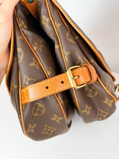Louis Vuitton Vintage Saumur 30 Shoulder Crossbody Bag