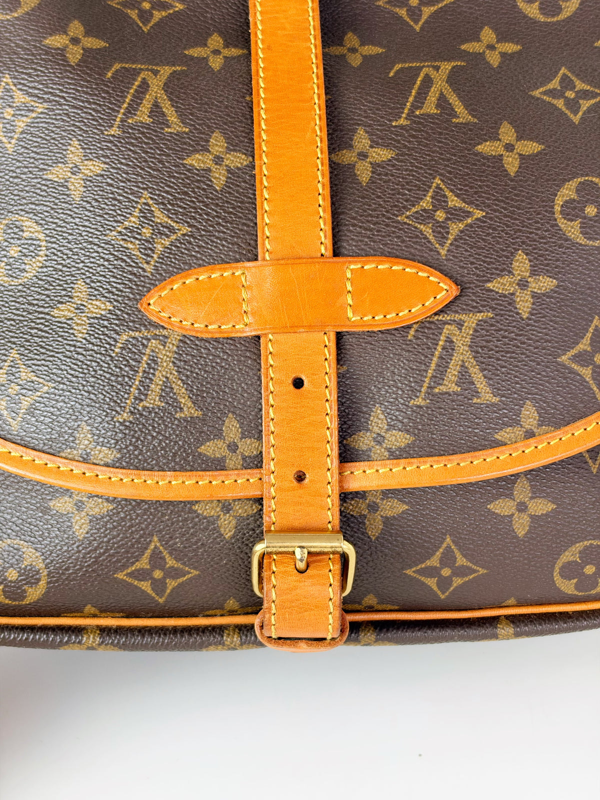 Louis Vuitton Vintage Saumur 30 Shoulder Crossbody Bag