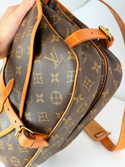 Louis Vuitton Vintage Saumur 30 Shoulder Crossbody Bag