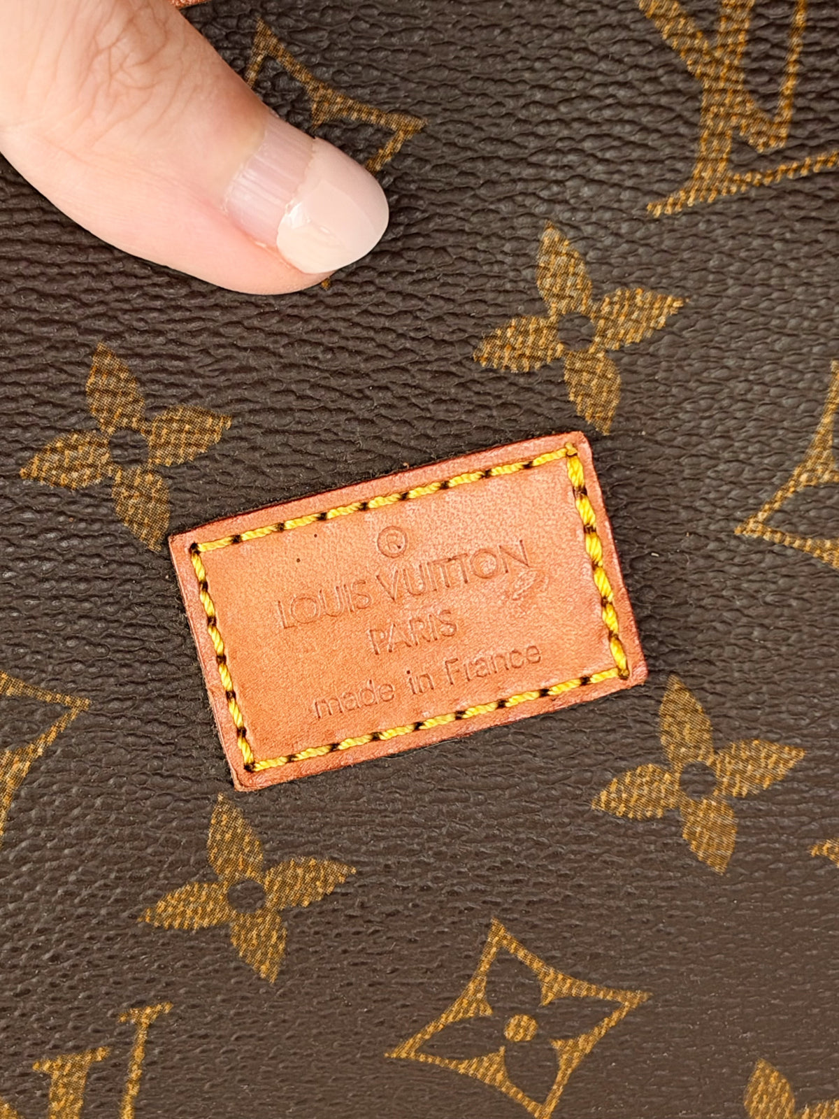 Louis Vuitton Vintage Saumur 30 Shoulder Crossbody Bag