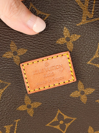 Louis Vuitton Vintage Saumur 30 Shoulder Crossbody Bag