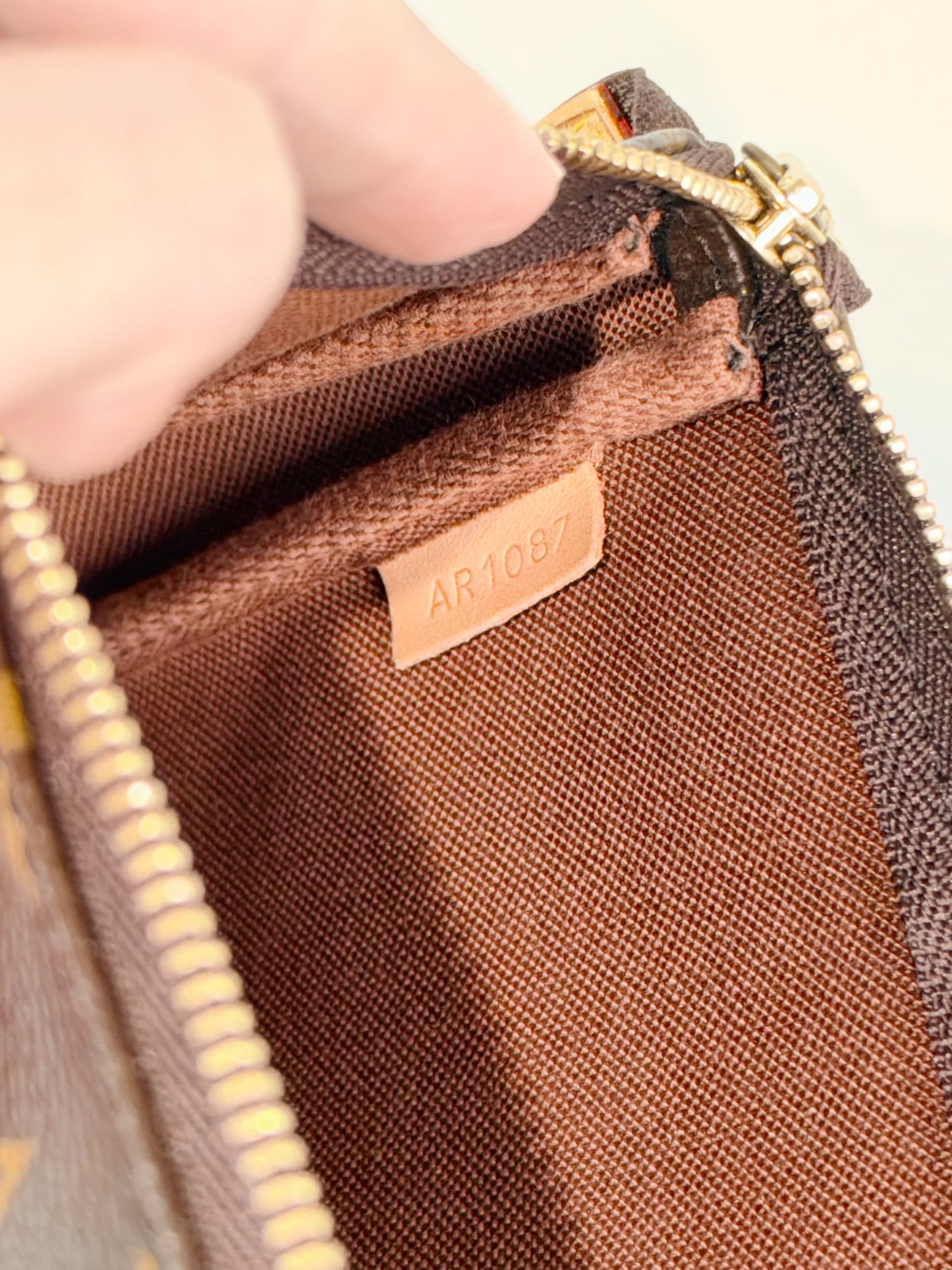 Louis Vuitton Vintage Pochette Accessoires Shoulder Crossbody Bag