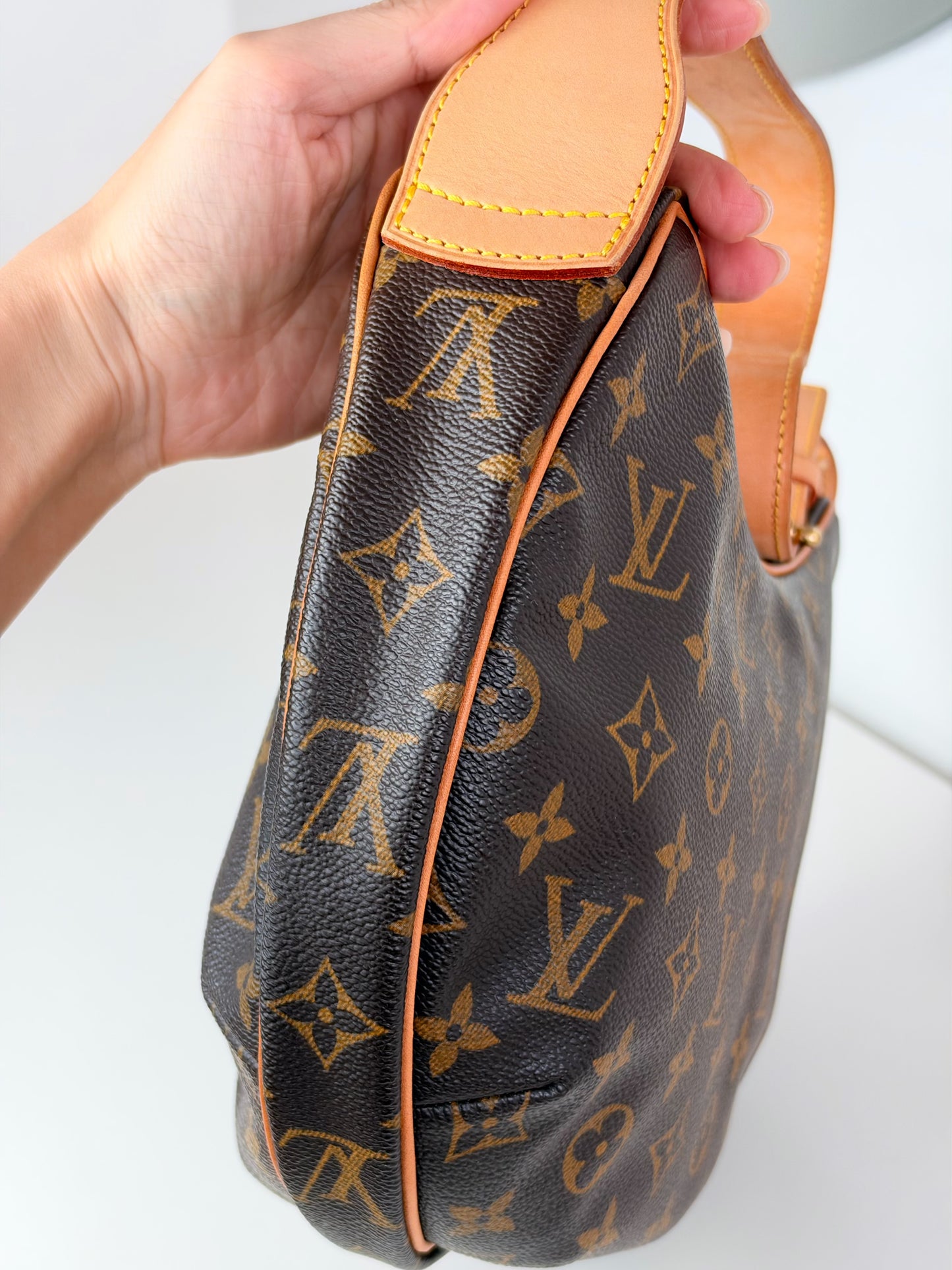 Louis Vuitton Vintage Croissant MM Shoulder Bag
