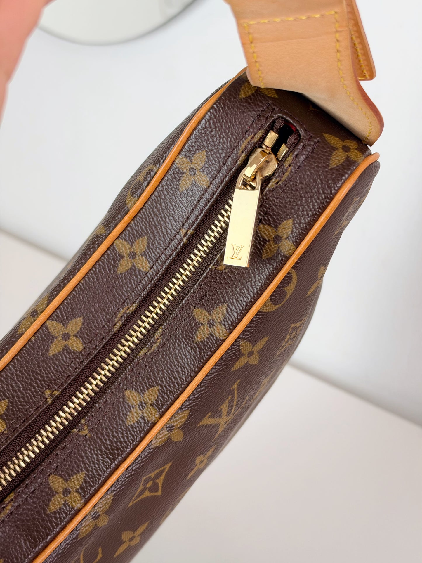 Louis Vuitton Vintage Croissant MM Shoulder Bag