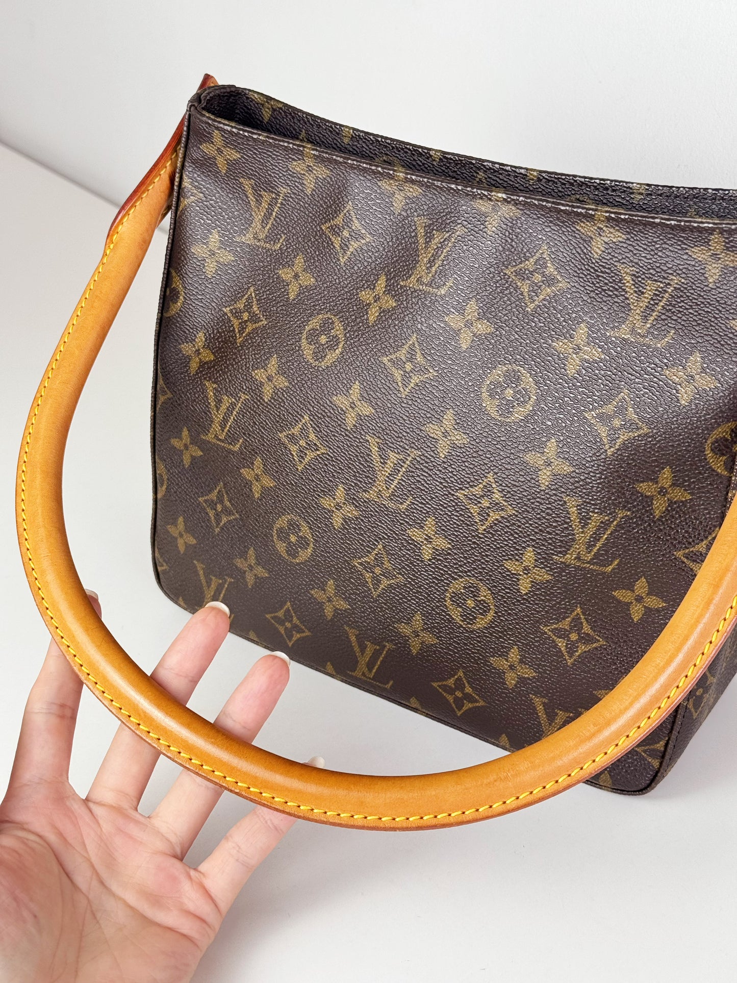 Louis Vuitton Vintage Looping MM Shoulder Bag