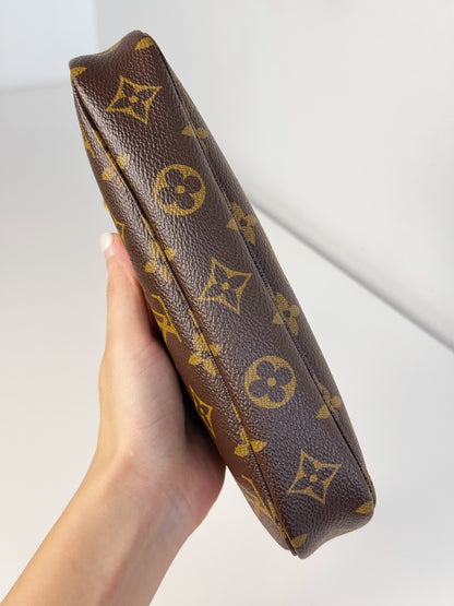 Louis Vuitton Vintage Pochette Accessoires Shoulder Crossbody Bag