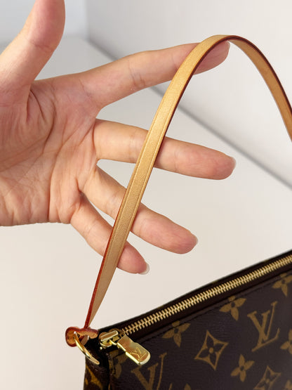 Louis Vuitton Vintage Pochette Accessoires Shoulder Crossbody Bag