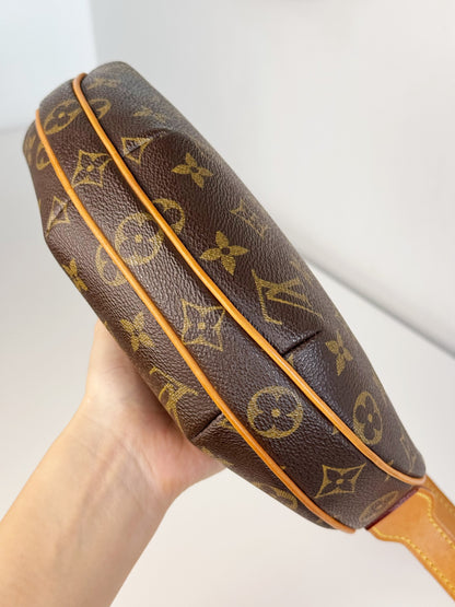 Louis Vuitton Vintage Croissant PM Shoulder Bag