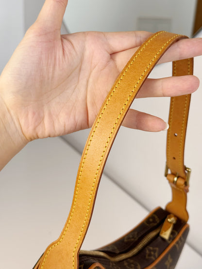 Louis Vuitton Vintage Croissant PM Shoulder Bag