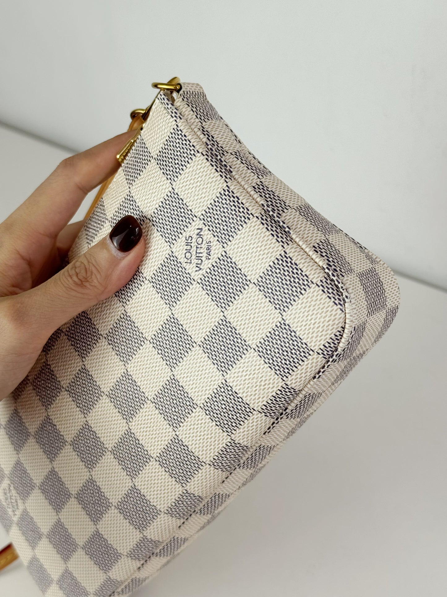 Louis Vuitton Azur Pochette Accessoires Shoulder Crossbody Bag RFID
