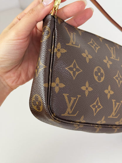 Louis Vuitton Takashi Murakami Panda Pochette Accessoires Shoulder Crossbody Bag