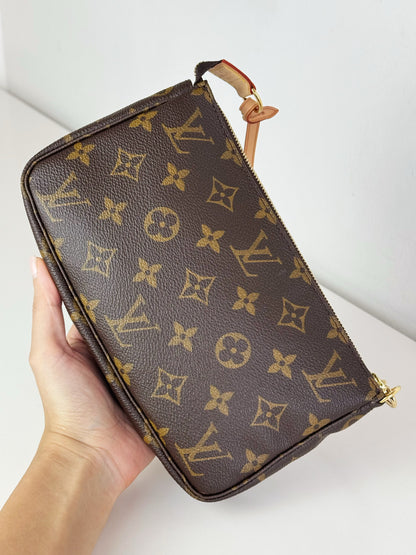 Louis Vuitton Vintage Pochette Accessoires Shoulder Crossbody Bag