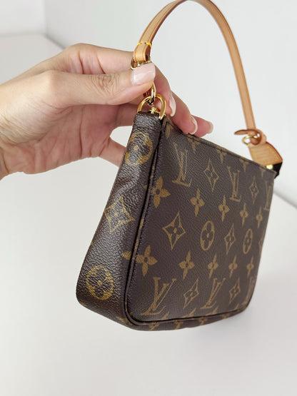 Louis Vuitton Vintage Pochette Accessoires Shoulder Crossbody Bag