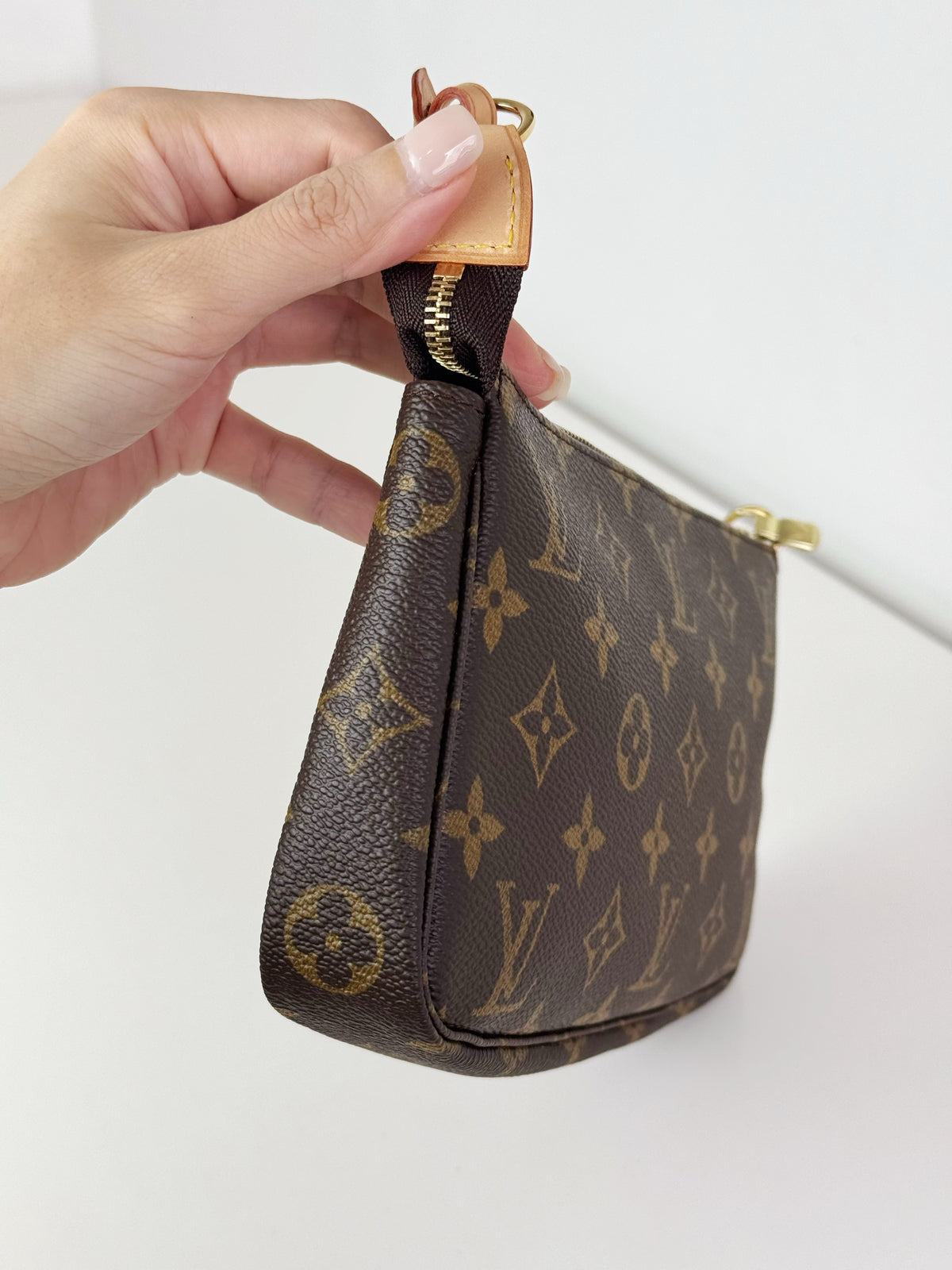 Louis Vuitton Vintage Pochette Accessoires Shoulder Crossbody Bag