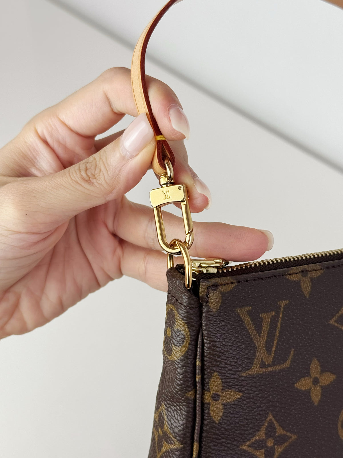 Louis Vuitton Vintage Pochette Accessoires Shoulder Crossbody Bag