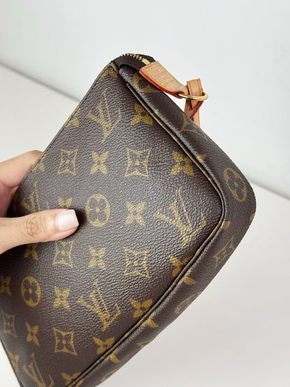 Louis Vuitton Vintage Pochette Accessoires Shoulder Crossbody Bag