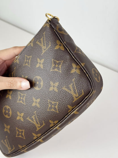 Louis Vuitton Vintage Pochette Accessoires Shoulder Crossbody Bag