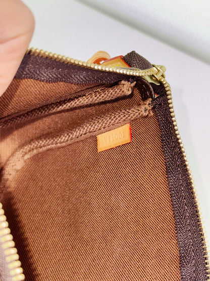 Louis Vuitton Vintage Pochette Accessoires Shoulder Crossbody Bag
