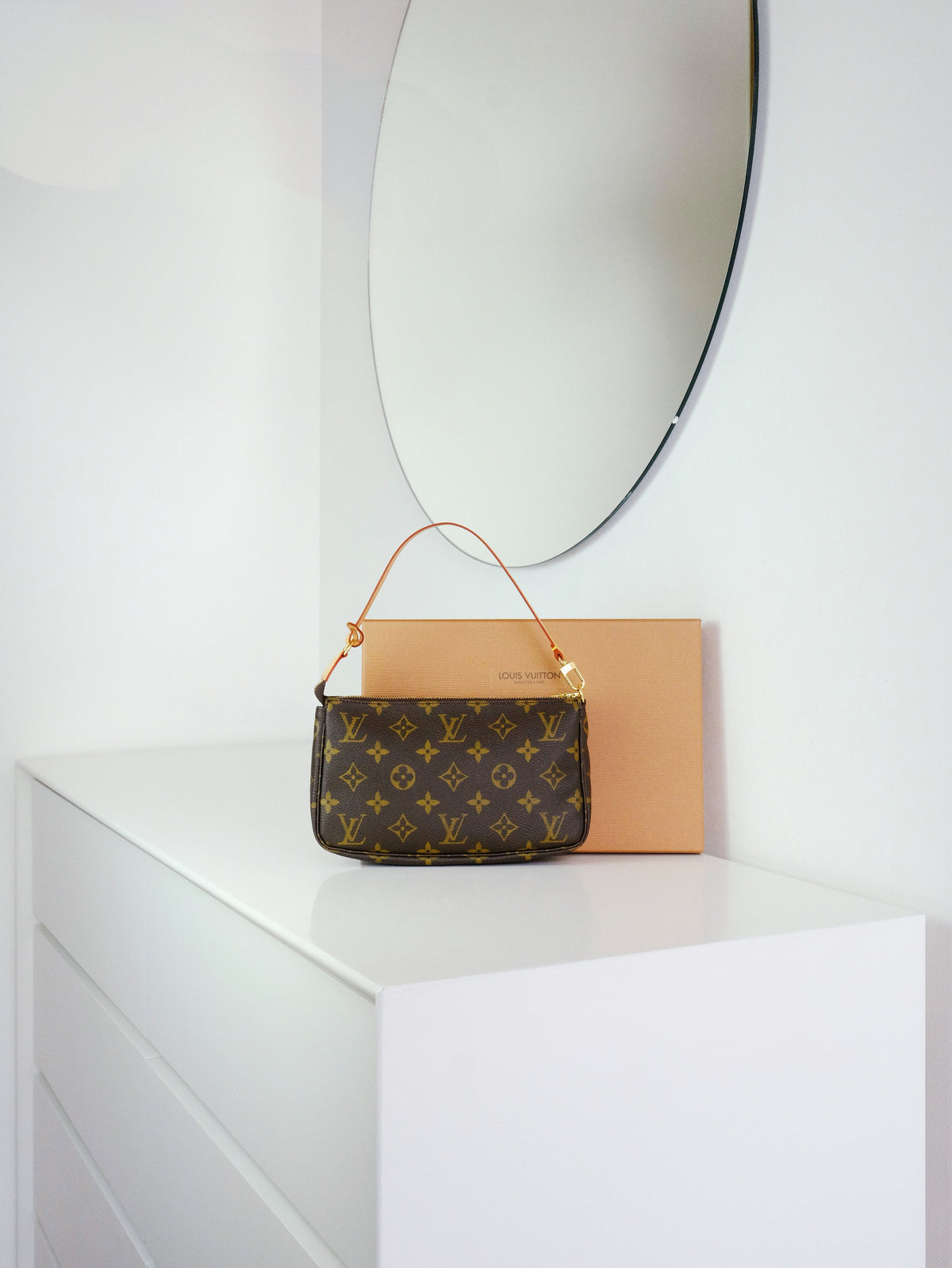 Louis Vuitton Vintage Pochette Accessoires Shoulder Crossbody Bag