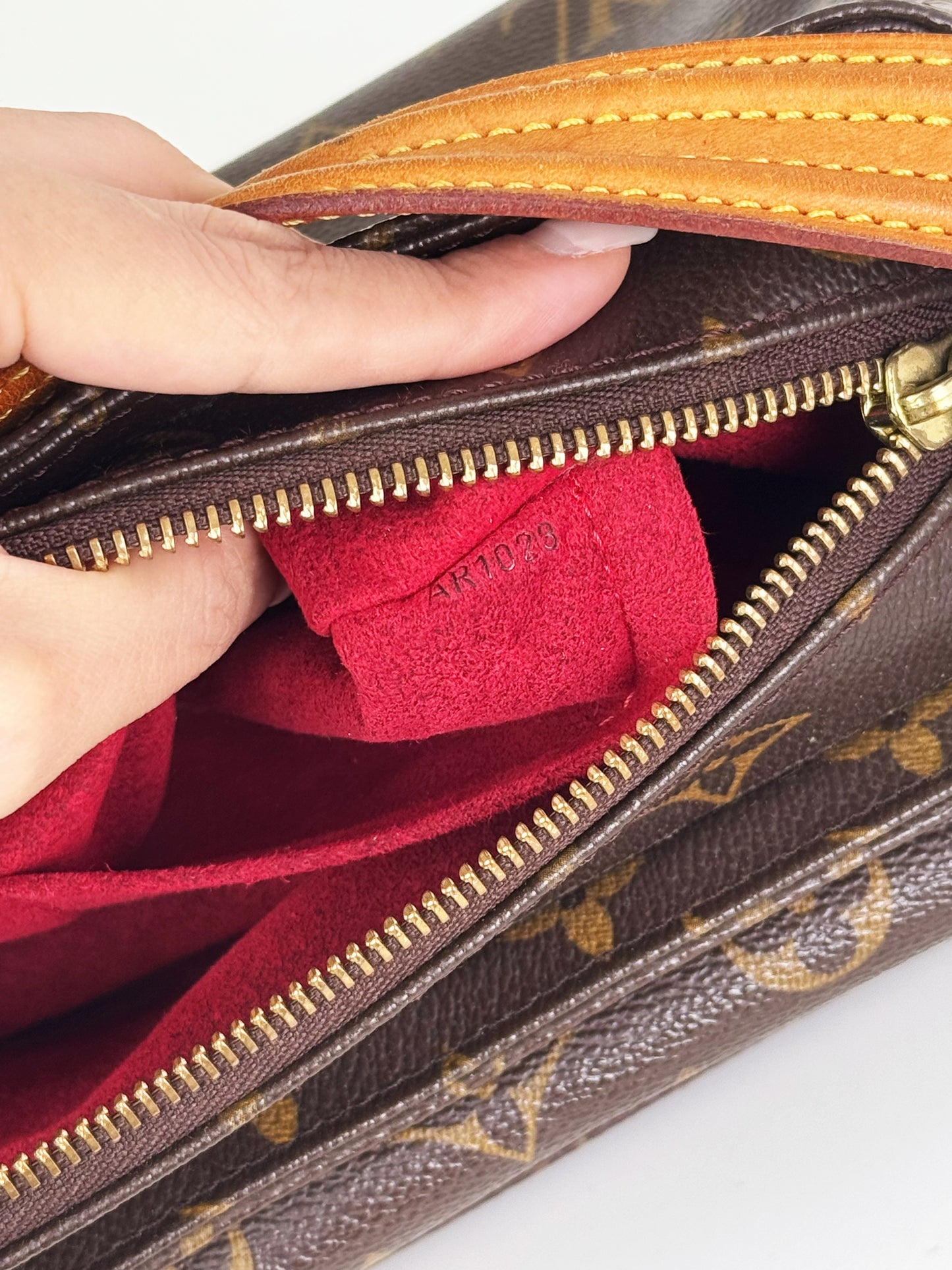 Louis Vuitton Viva Cite MM Shoulder Crossbody Bag