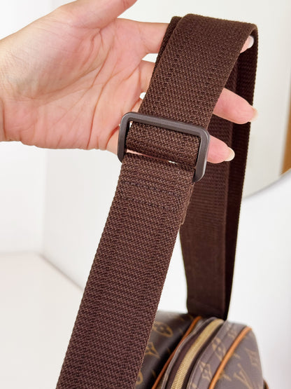 Louis Vuitton Vintage Reporter Shoulder Crossbody Bag