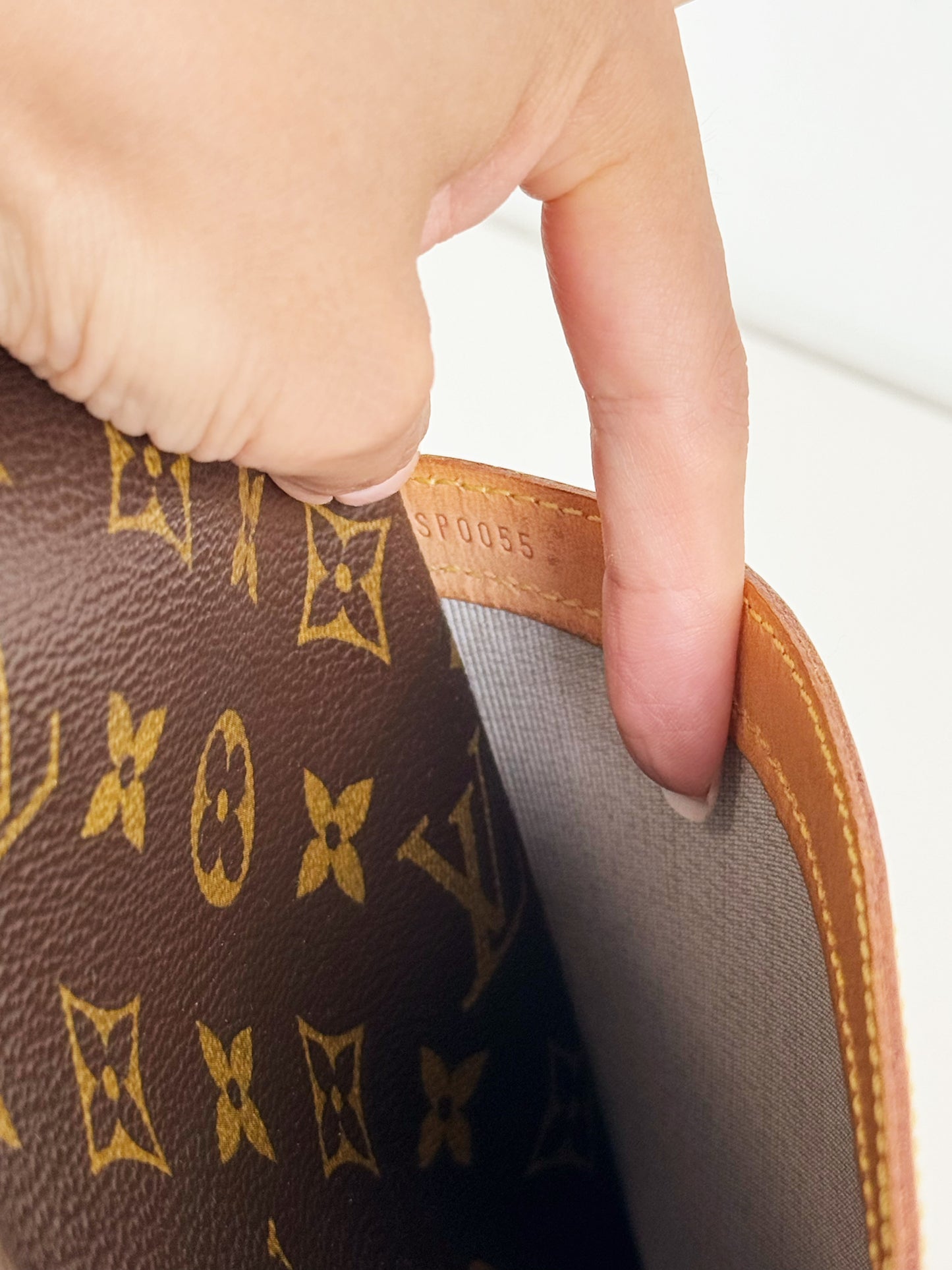 Louis Vuitton Vintage Reporter Shoulder Crossbody Bag