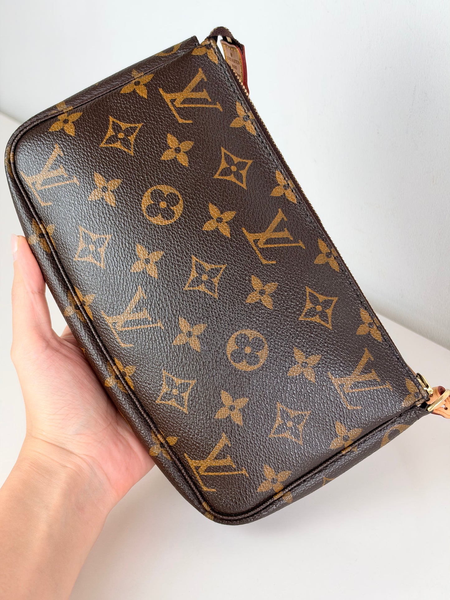 Louis Vuitton Vintage Pochette Accessoires Shoulder Crossbody Bag