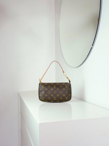 Louis Vuitton Vintage Pochette Accessoires Shoulder Crossbody Bag
