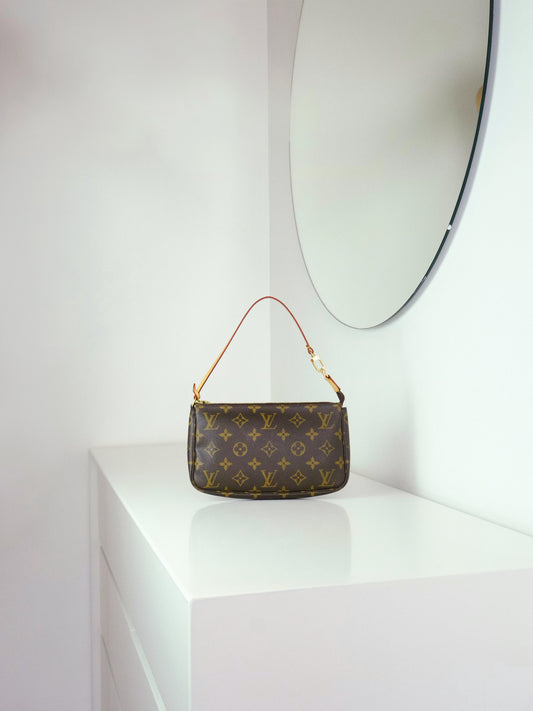 Louis Vuitton Vintage Pochette Accessoires Shoulder Crossbody Bag