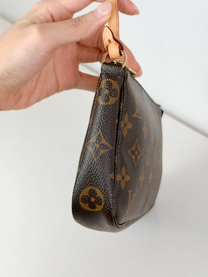 Louis Vuitton Vintage Pochette Accessoires Shoulder Crossbody Bag
