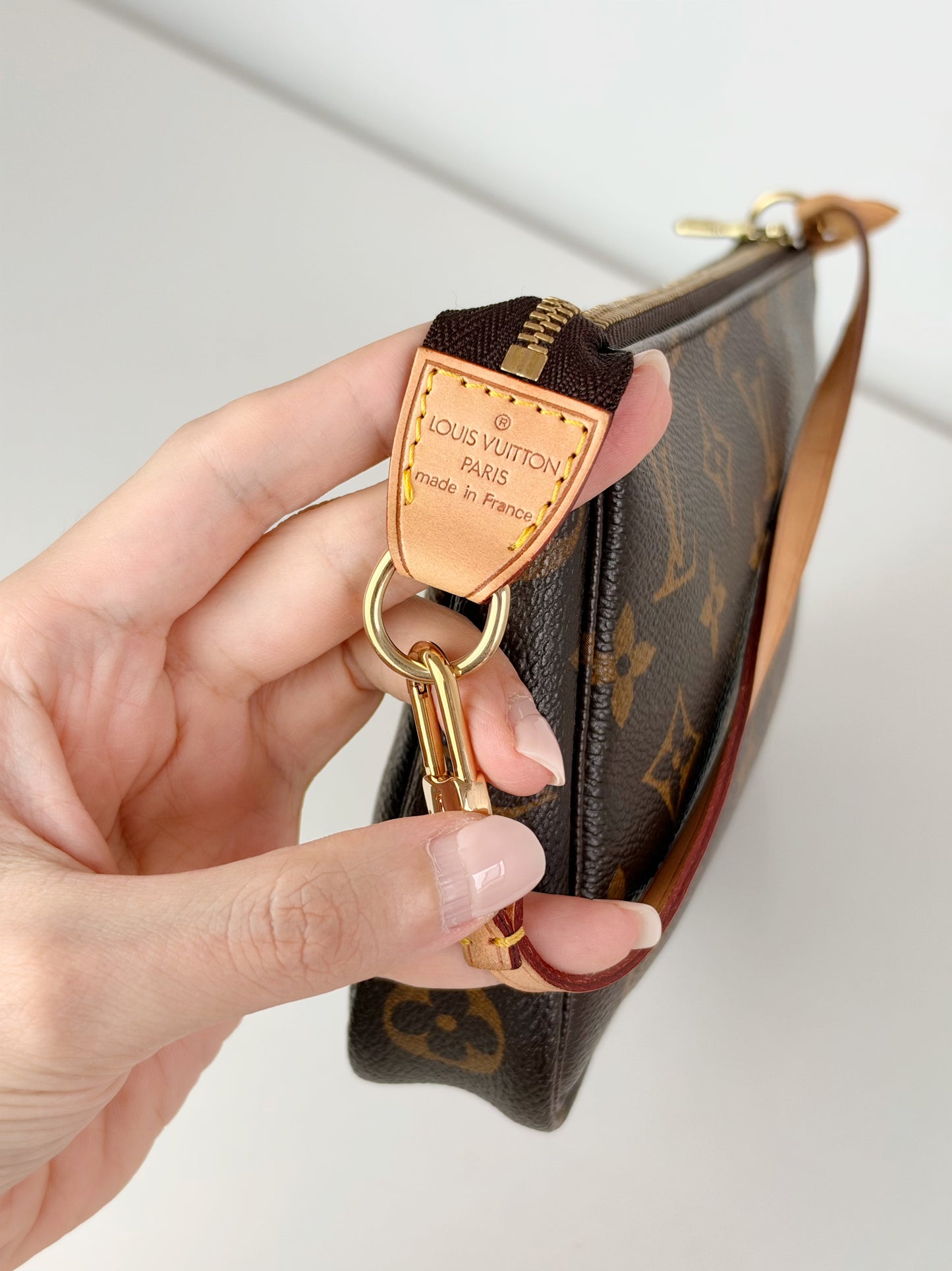 Louis Vuitton Vintage Pochette Accessoires Shoulder Crossbody Bag