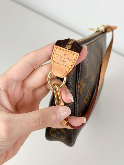 Louis Vuitton Vintage Pochette Accessoires Shoulder Crossbody Bag