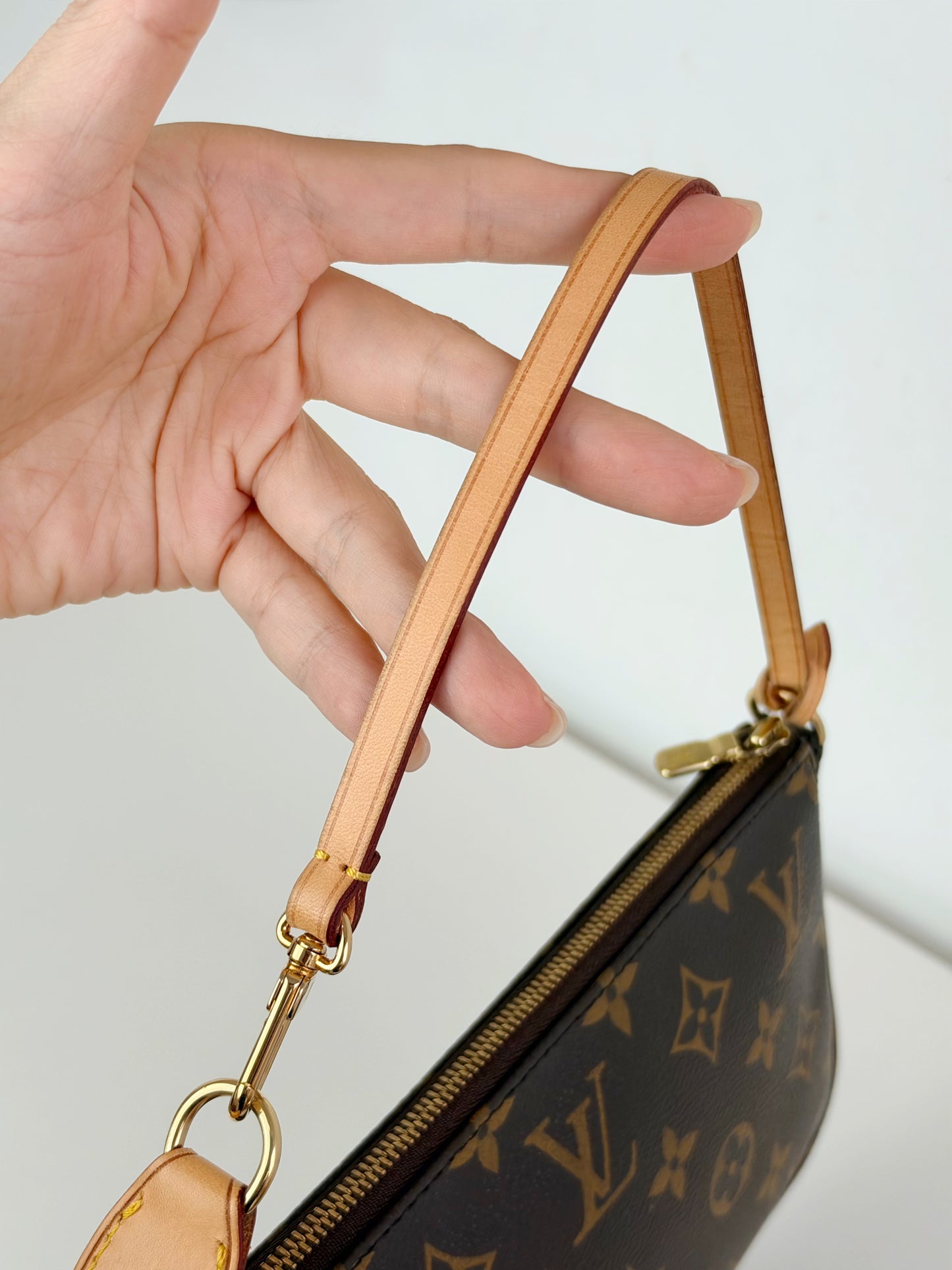 Louis Vuitton Vintage Pochette Accessoires Shoulder Crossbody Bag