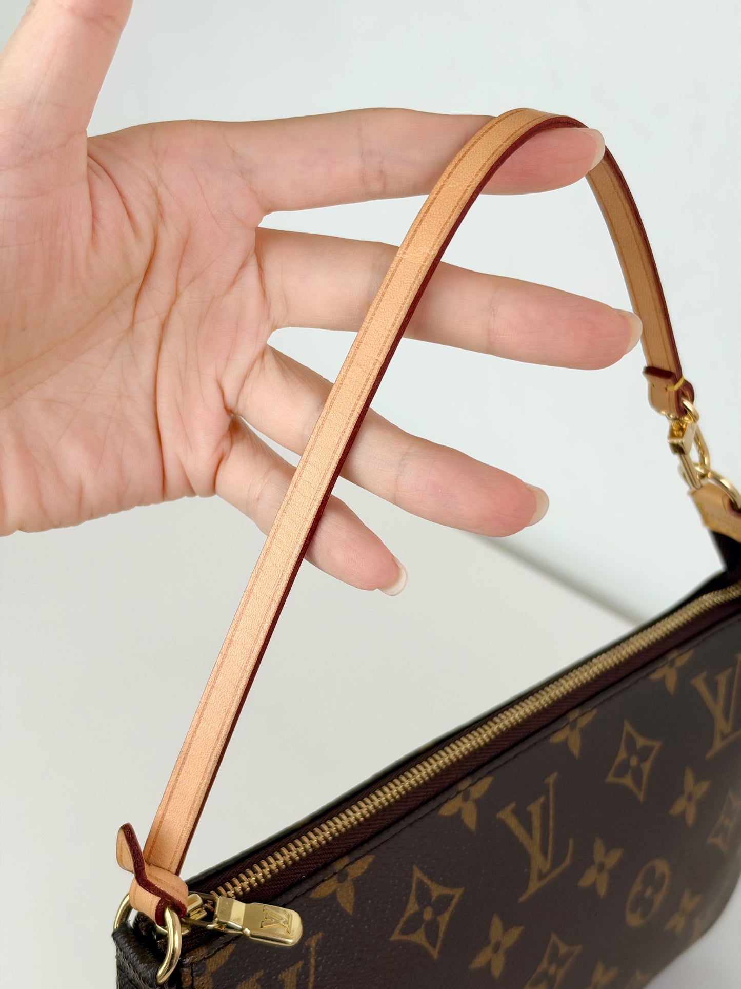 Louis Vuitton Vintage Pochette Accessoires Shoulder Crossbody Bag