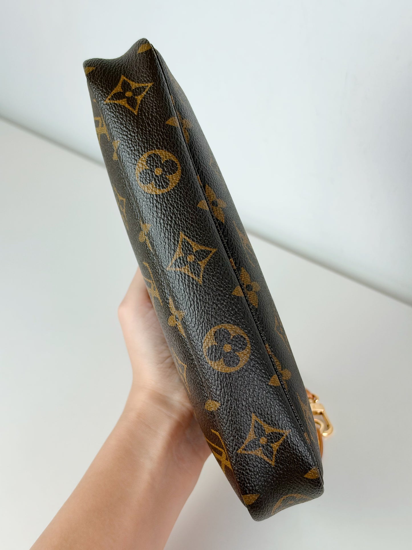Louis Vuitton Vintage Pochette Accessoires Shoulder Crossbody Bag