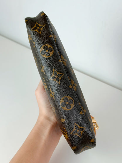 Louis Vuitton Vintage Pochette Accessoires Shoulder Crossbody Bag